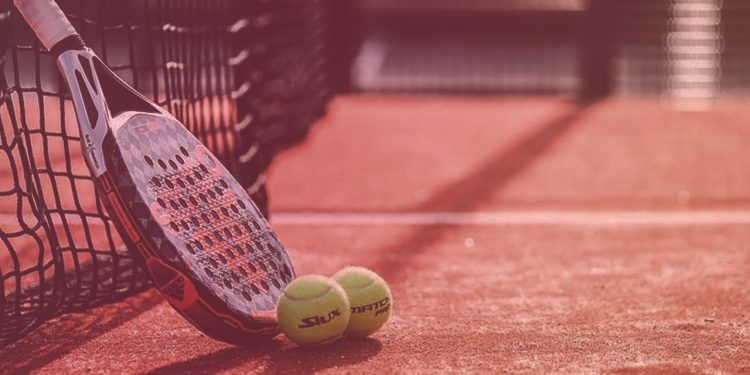 Quelle raquette de padel choisir pour un joueur débutant ?