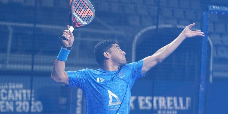 Comment faire une bandeja au padel _