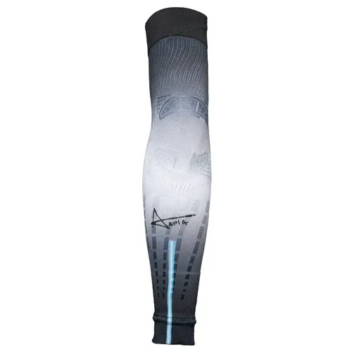 FLOKY No Strain Evolution x Agustín Tapia Sleeve